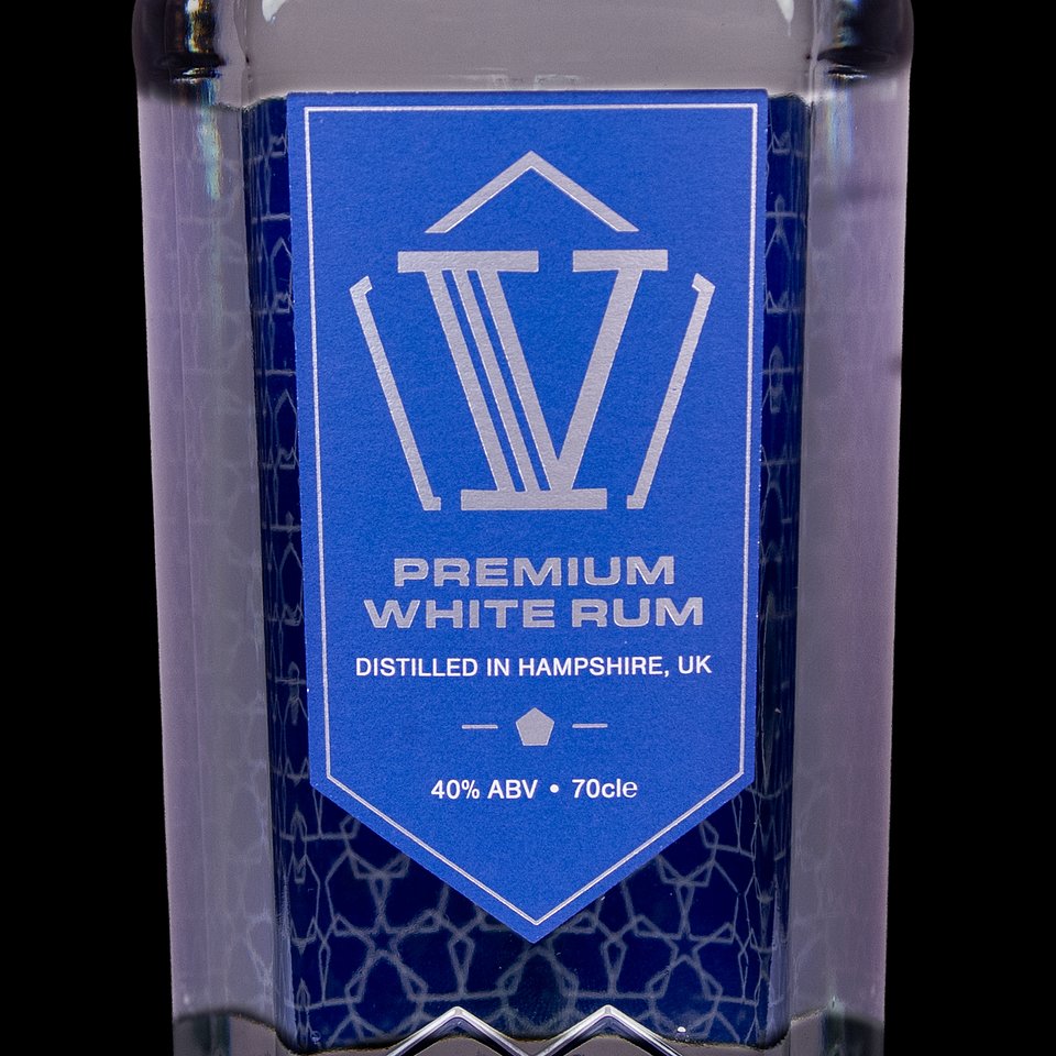 product-vrum-70cl-pentagonGlassBottle-premium-front_04.jpg
