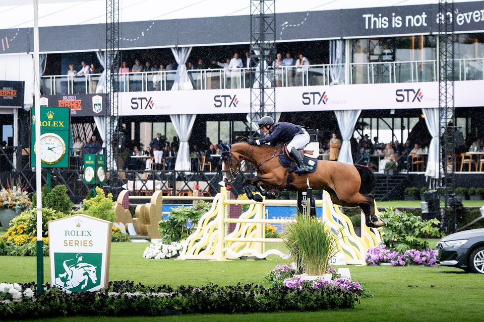 Q2- 2nd-Cian O'CONNOR©rolex series.jpg