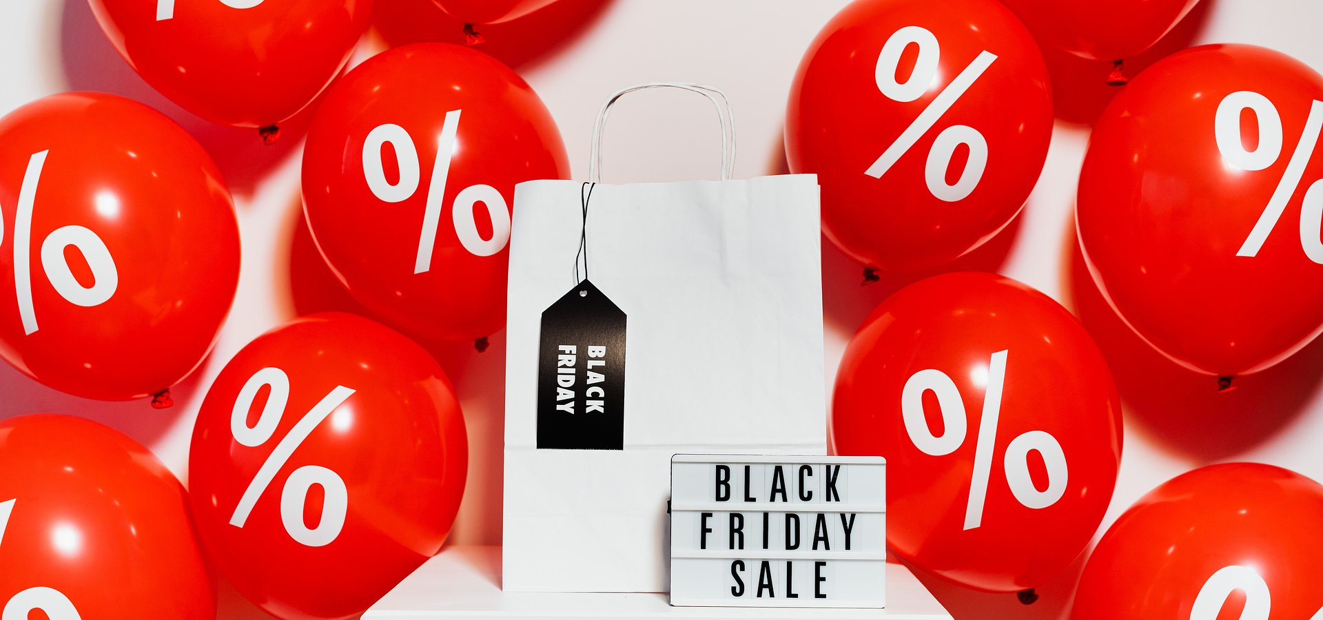 Na tegoroczny sezon świąteczny sklepy poprawiają ofertę online i zwiększają przepustowość ruchu w sieci