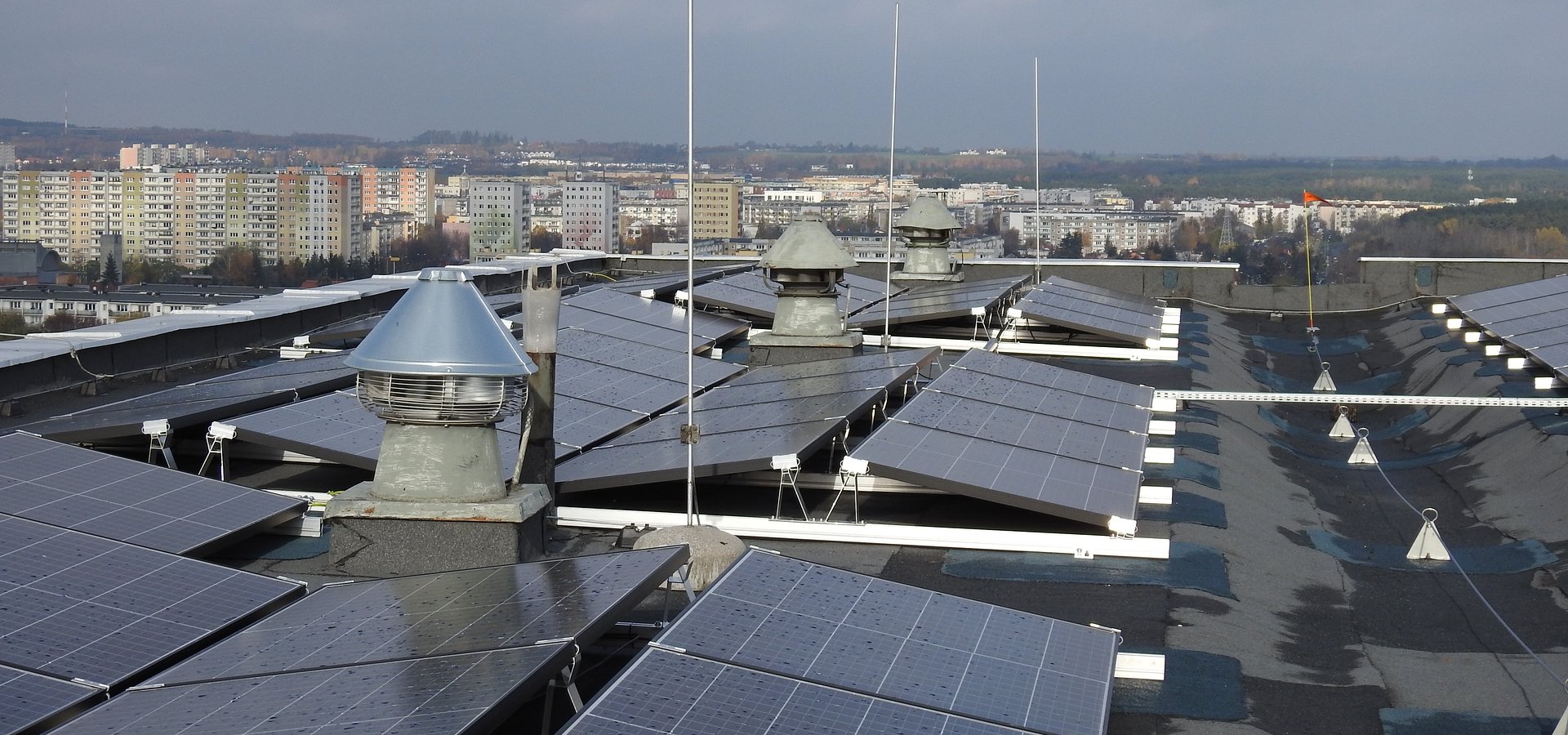 Miejska elektrownia słoneczna w Poznaniu oddana do użytku