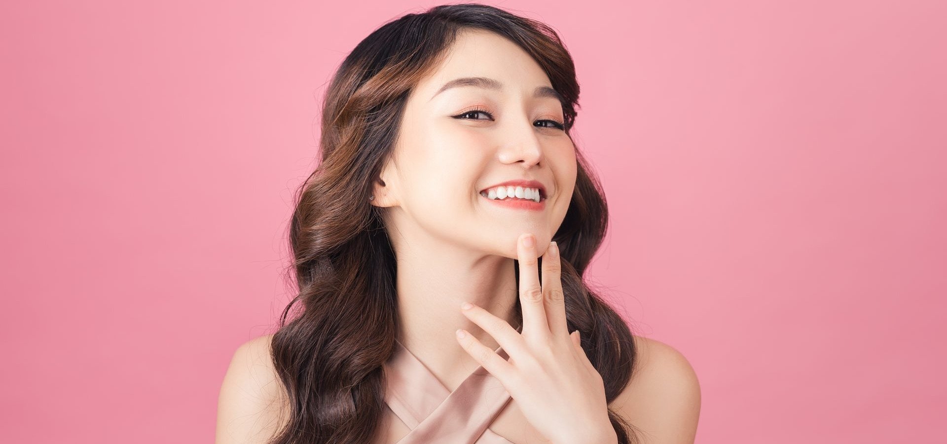 Już nie "Hollywood smile", a "K-pop smile". Takie zęby chce mieć pokolenie Z