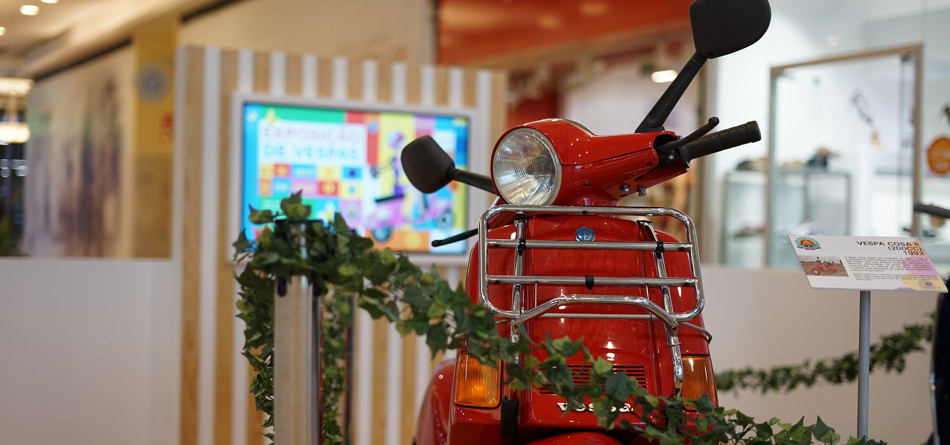 CoimbraShopping reabre ao público com exposição única de Vespas