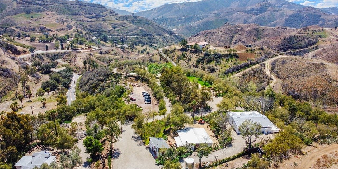 Coldwell Banker Realty Lists Country Music Legend Dwight Yoakam’s Former Iconic “Bony Pony” Ranch in Malibu for $4.495 Million