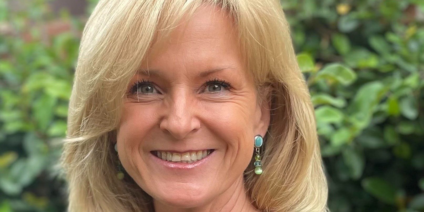 Elizabeth Cherry Affiliates with the Tucson/Foothills Office of Coldwell Banker Realty