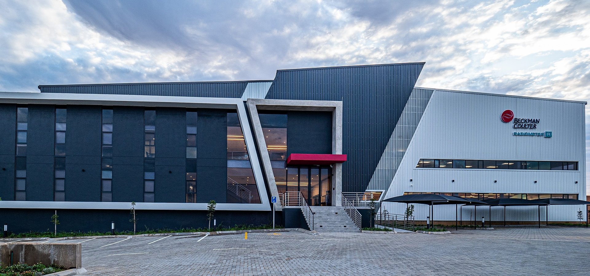 Growthpoint develops new laboratory, warehouse and head office for Beckman Coulter in Centralpoint Innovation District