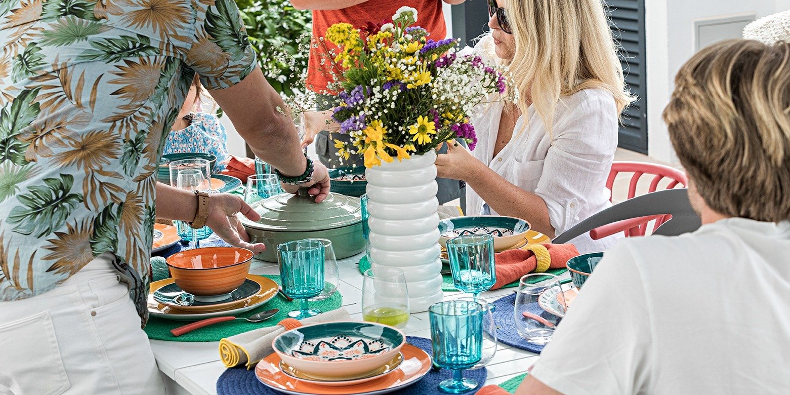 Gato Preto lança SUMMER TOGETHER - uma coleção de contrastes