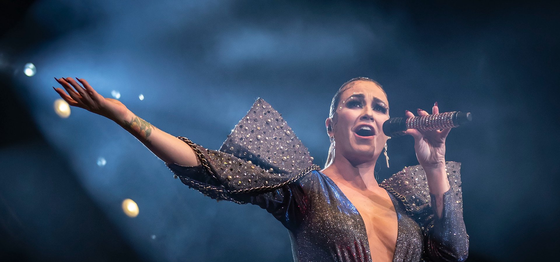 MARÍA JOSÉ ¡Logra sold out y anuncia una nueva fecha de Reconexión en el Auditorio Nacional!