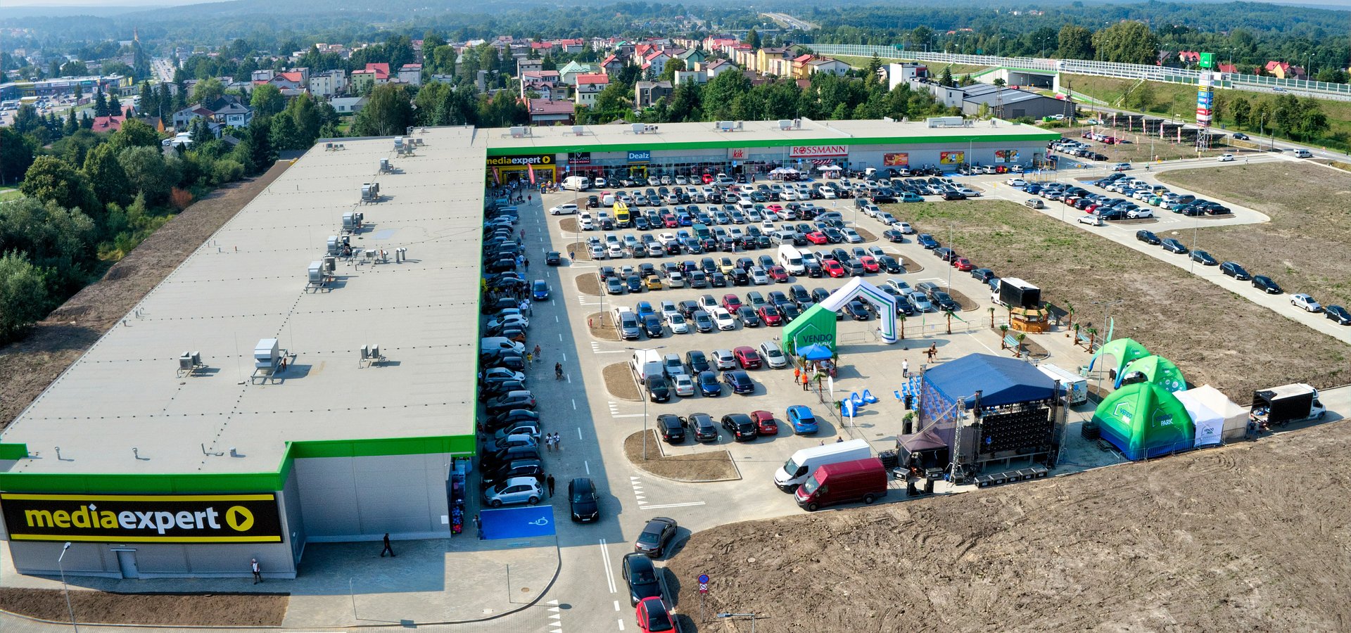 Will 2022 set another record? Retail parks and convenience centers grew by more than 120,700 sqm in H1 2022 alone.