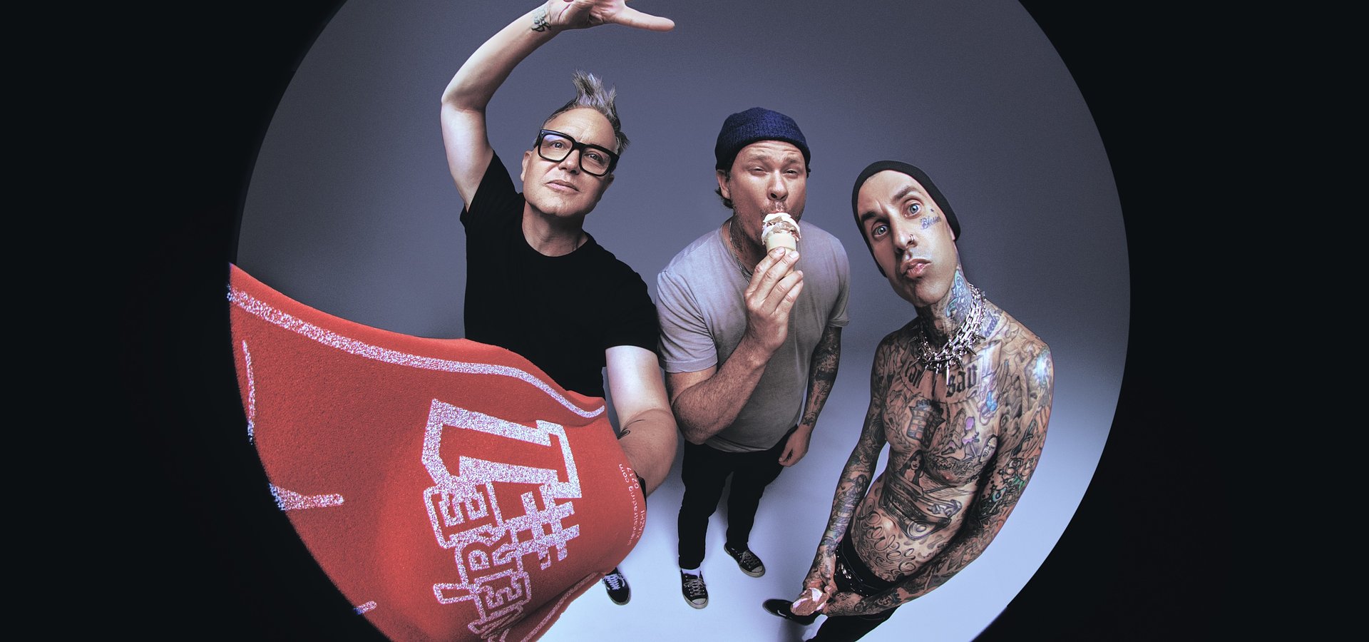 blink-182: ¡REGRESAN PARA UNA MEGA GIRA MUNDIAL Y NUEVA MÚSICA, REUNIDOS POR PRIMERA VEZ EN CASI 10 AÑOS MARK, TOM Y TRAVIS!