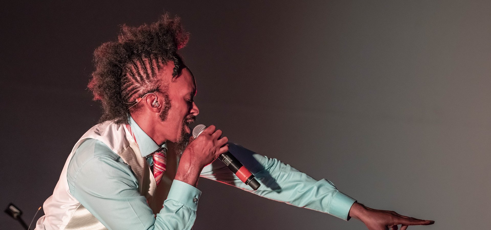 FANTASTIC NEGRITO ¡El tres veces ganador del Grammy, anuncia gira con la que visitará México en diciembre de 2022!