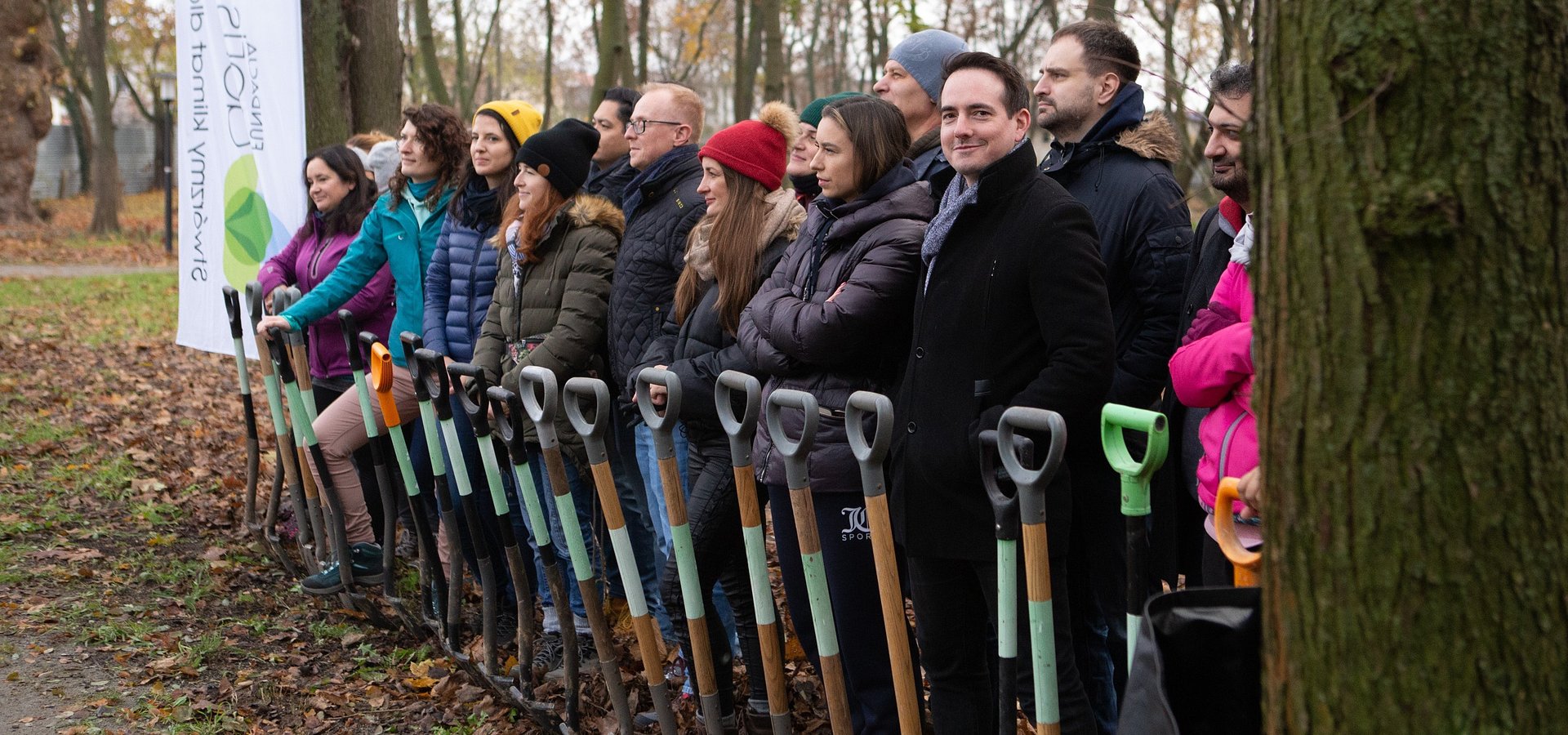 Zabytkowy park dolnośląski w Pietrzykowicach otrzymał nowe drzewa