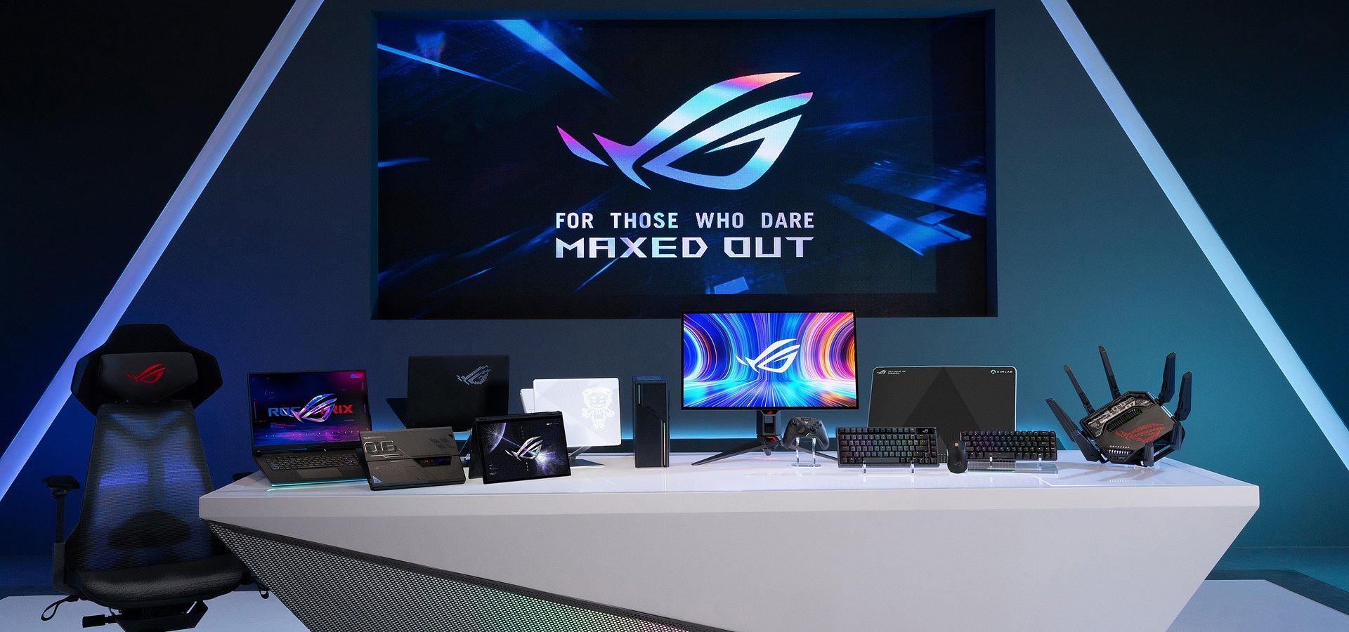 ASUS Republic of Gamers prezentuje całą gamę najnowszych modeli na targach CES 2023