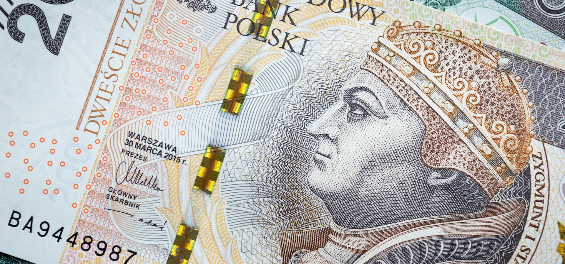 Przyszłość “barwienia” banknotów rysuje się w ciemnych barwach