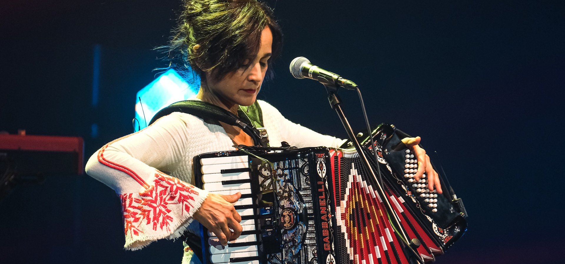 Julieta Venegas anuncia concierto en emblemático recinto