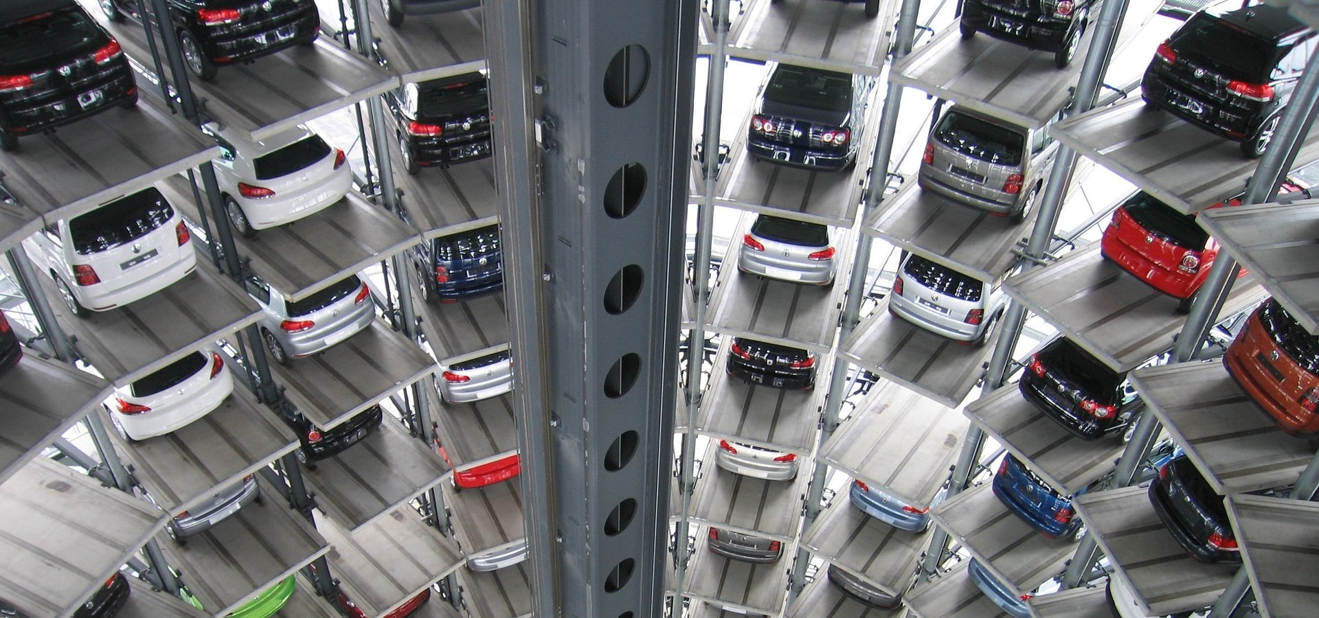 Data is the new black – rozwój sektora automotive również opiera się na liczbach