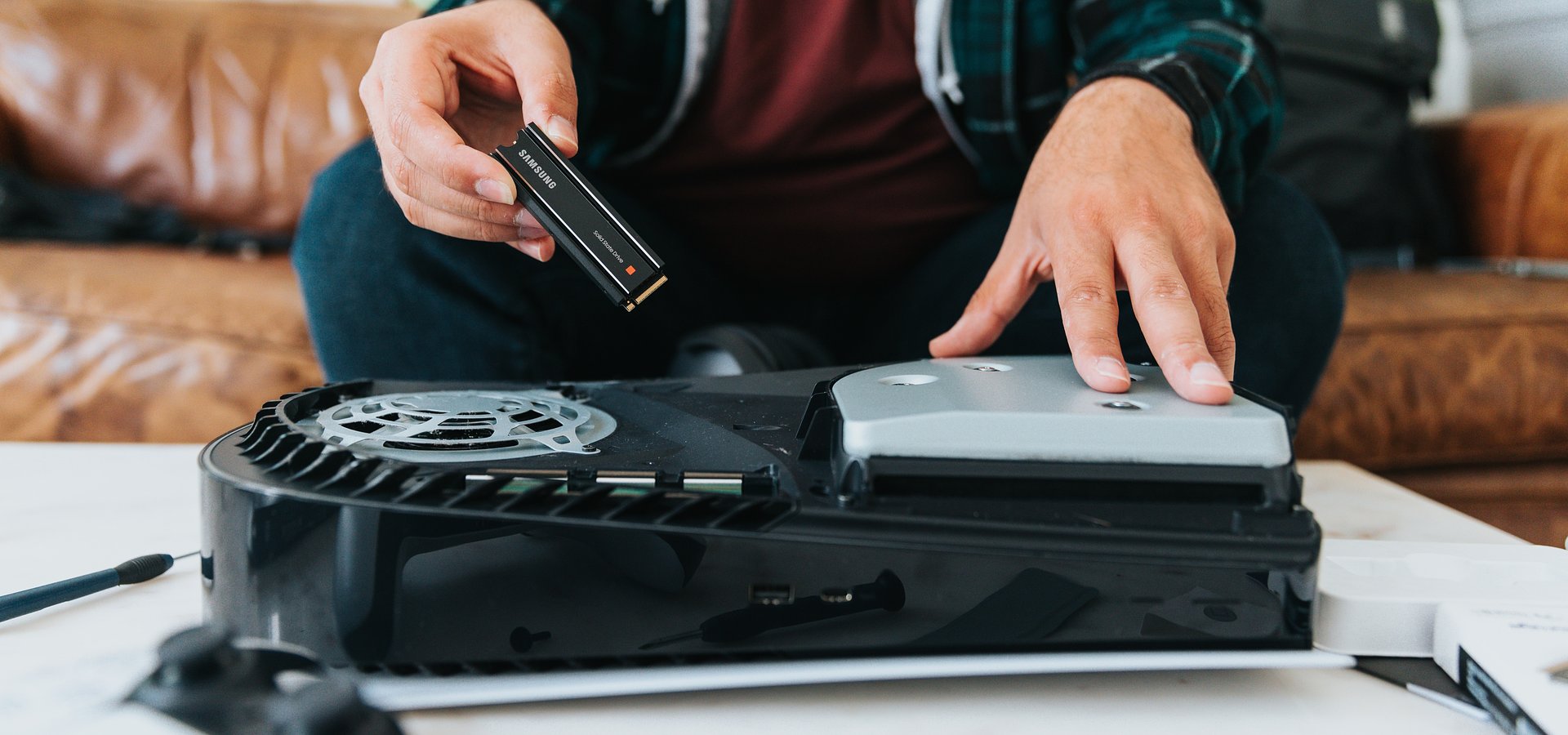 Cum poți actualiza componentele interne ale consolei tale PlayStation 5 de parcă ar fi un PC?