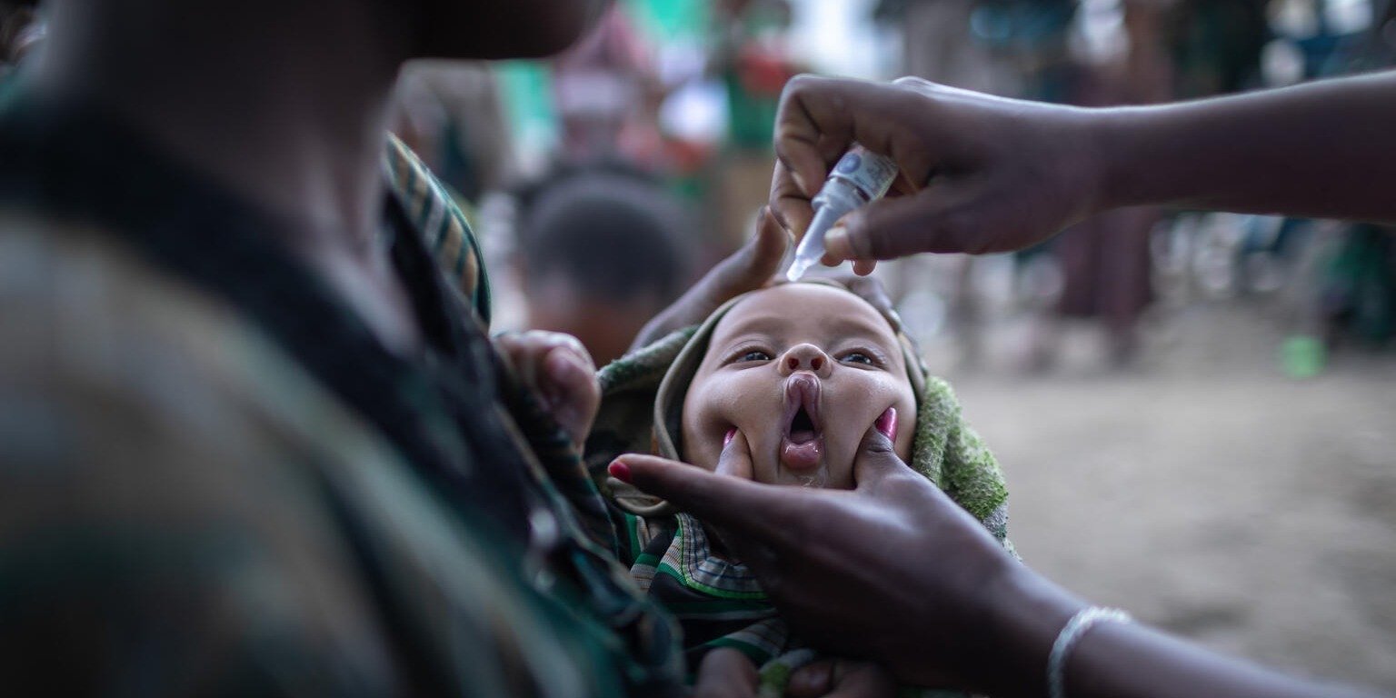 Poziom szczepień na świecie powoli się poprawia, ale nie osiągnął jeszcze skali sprzed pandemii
