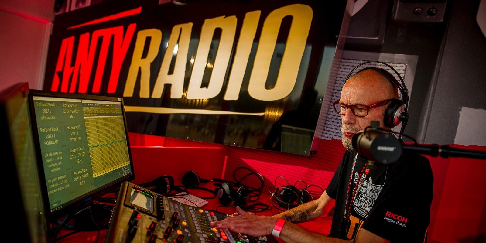 Antyradio na Pol’and’Rock Festival: transmisje koncertów, wywiady i festiwalowy merch