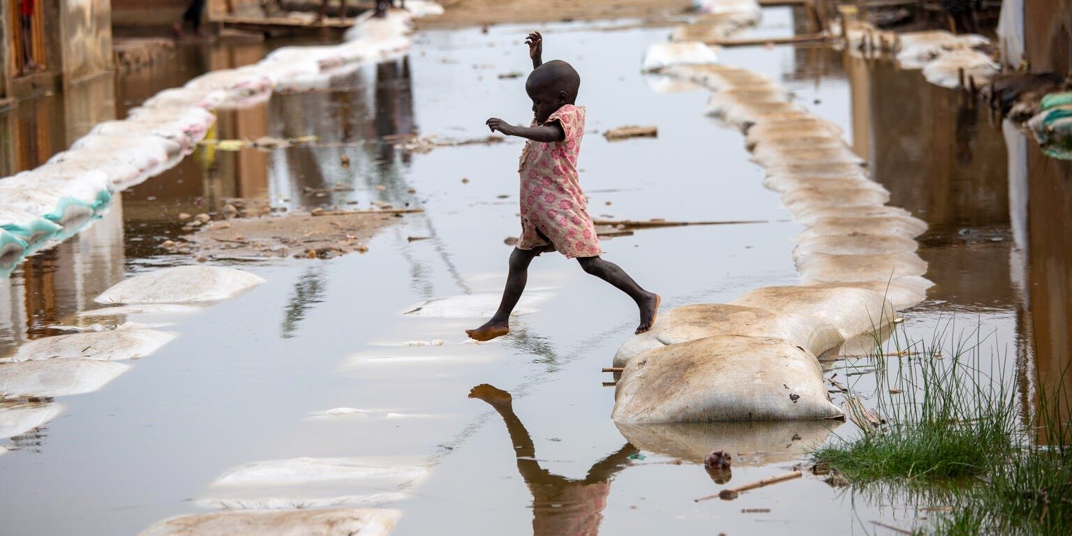 Niemal we wszystkich krajach Afryki dzieci są narażone na skutki kryzysu klimatycznego