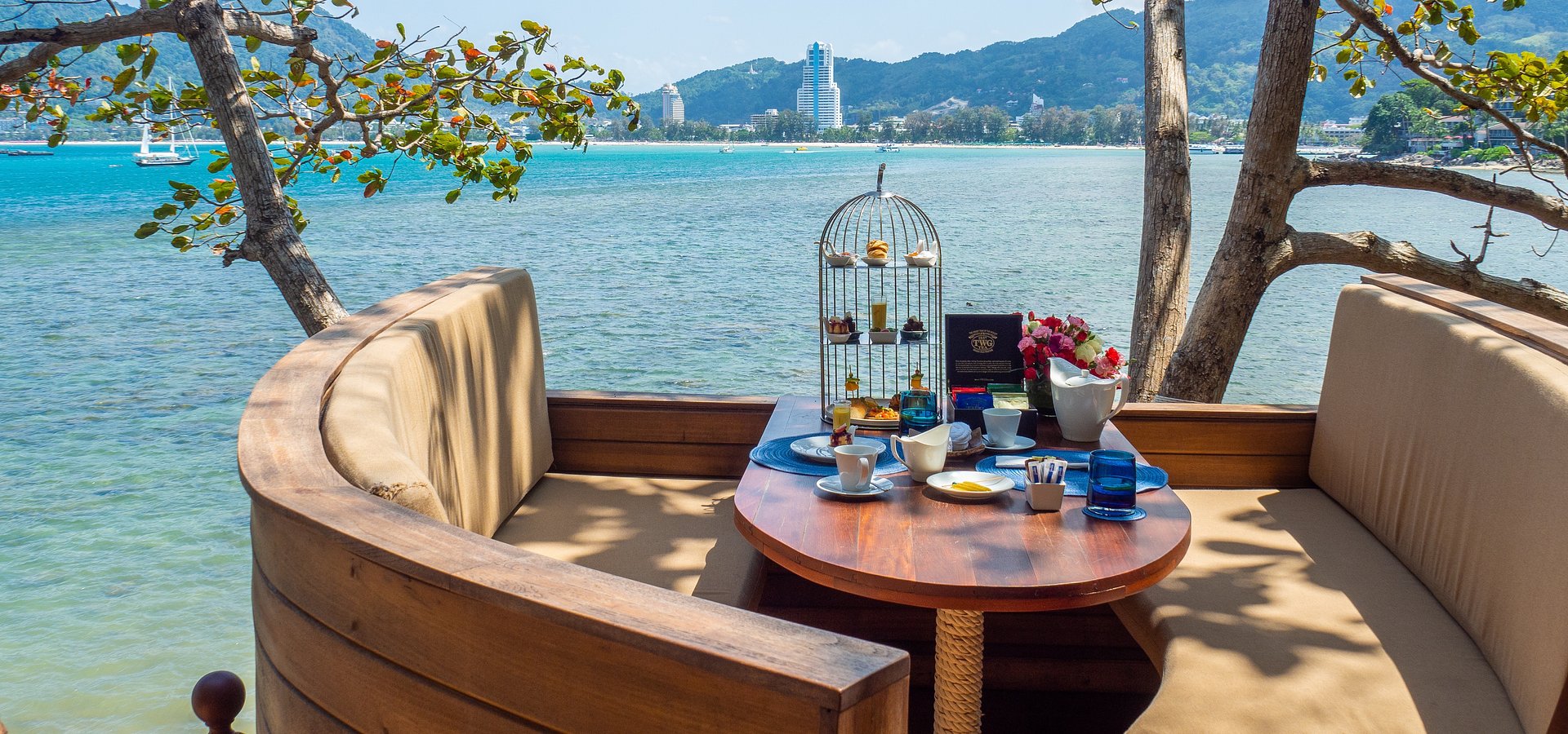 Eleve su experiencia de cena privada en los TreePods, Amari Phuket