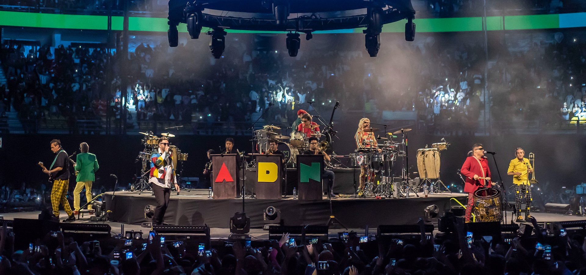 ¡Los Auténticos Decadentes anuncian su regreso a México con un espectáculo inolvidable!