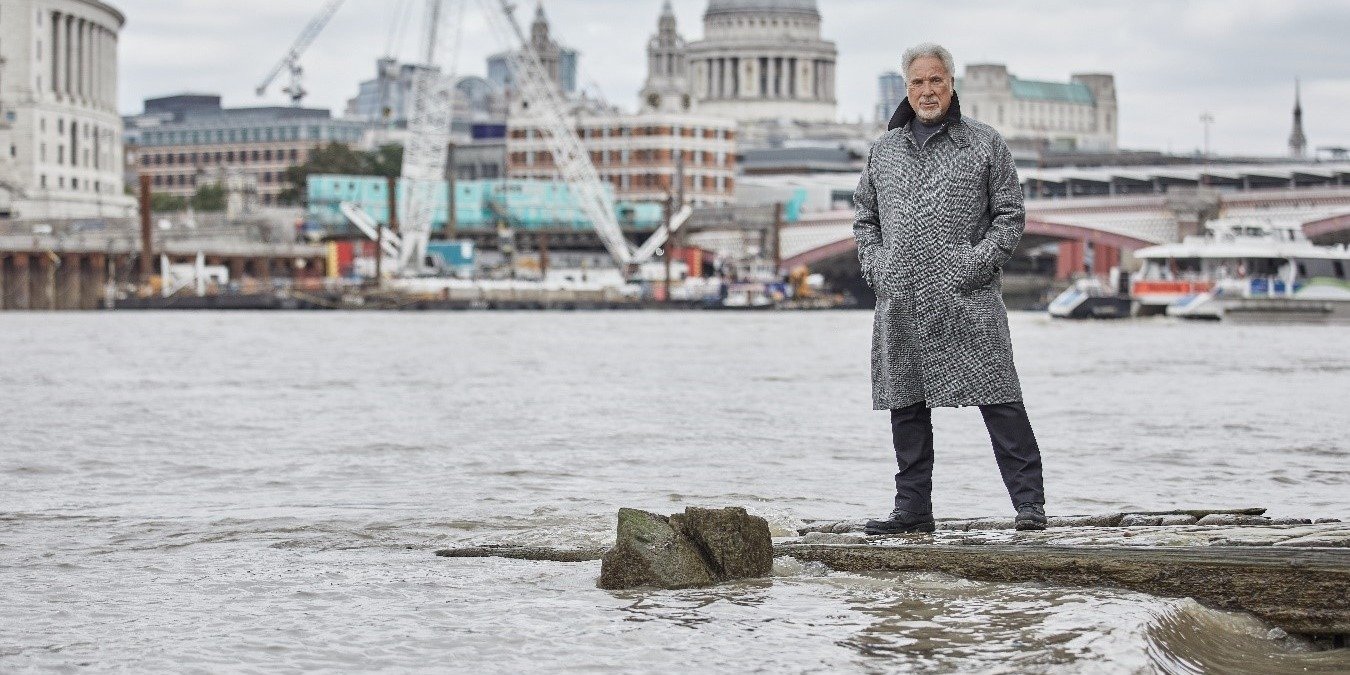 ¡Tom Jones traerá su gira “Ages & Stages Tour” a México!