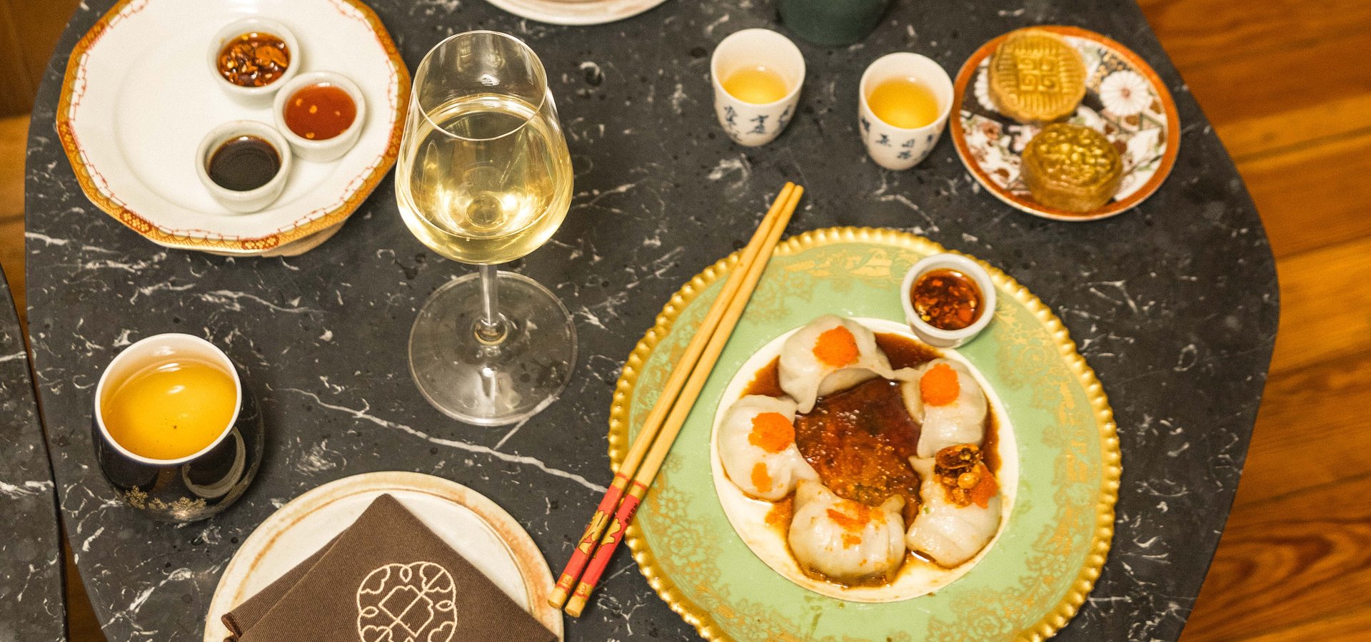 Recibe al dragón de madera con un menú especial en Somsaa Wine & Tea Room