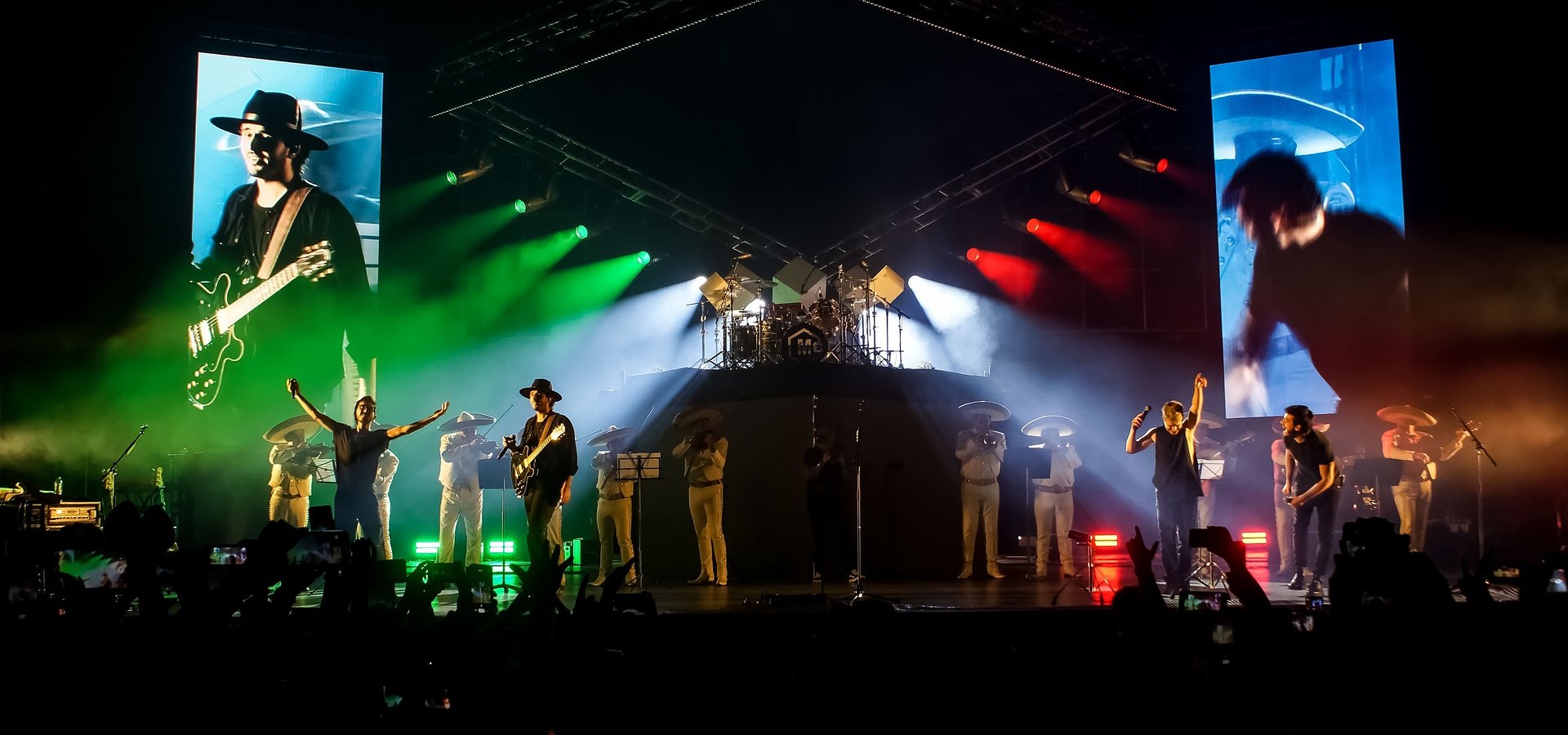 Morat anuncia más fechas en estadios de México