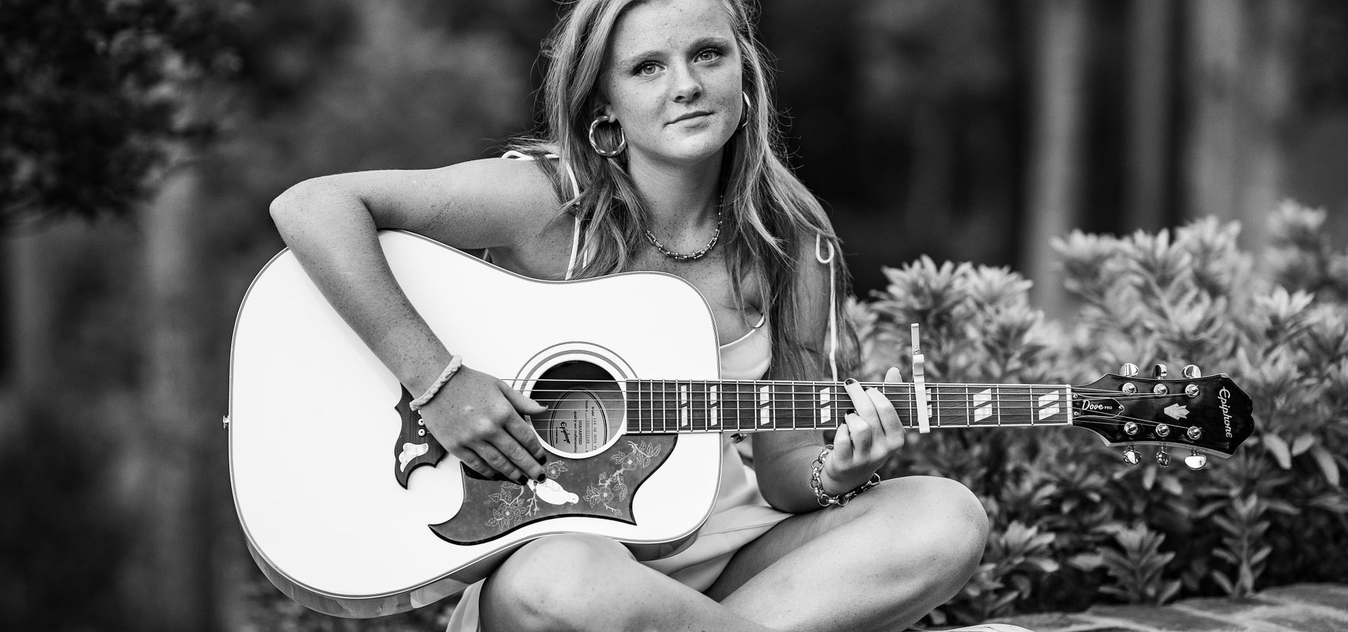 Rising Pop Sensation Mae Graf Drops Debut Single, "Barbie"