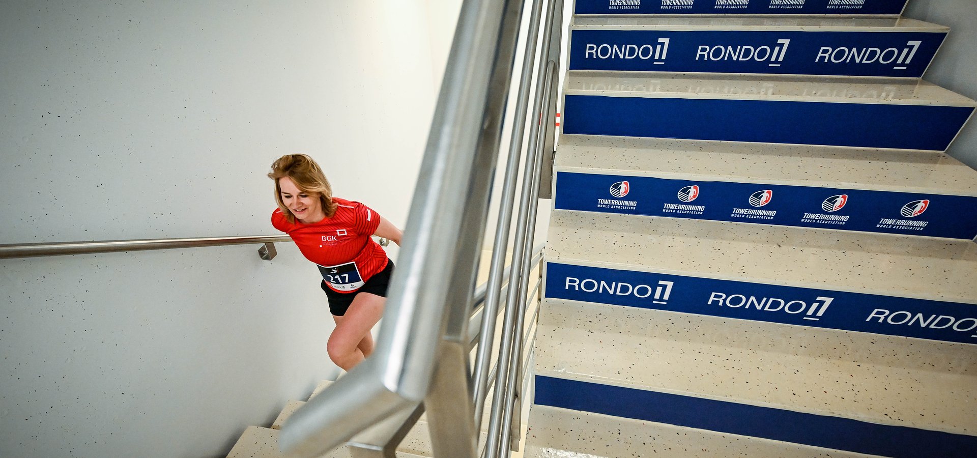 Szczytny cel. Wyjątkowi uczestnicy. Nietuzinkowa trasa. XII Bieg Na Szczyt Rondo 1 już 16 marca