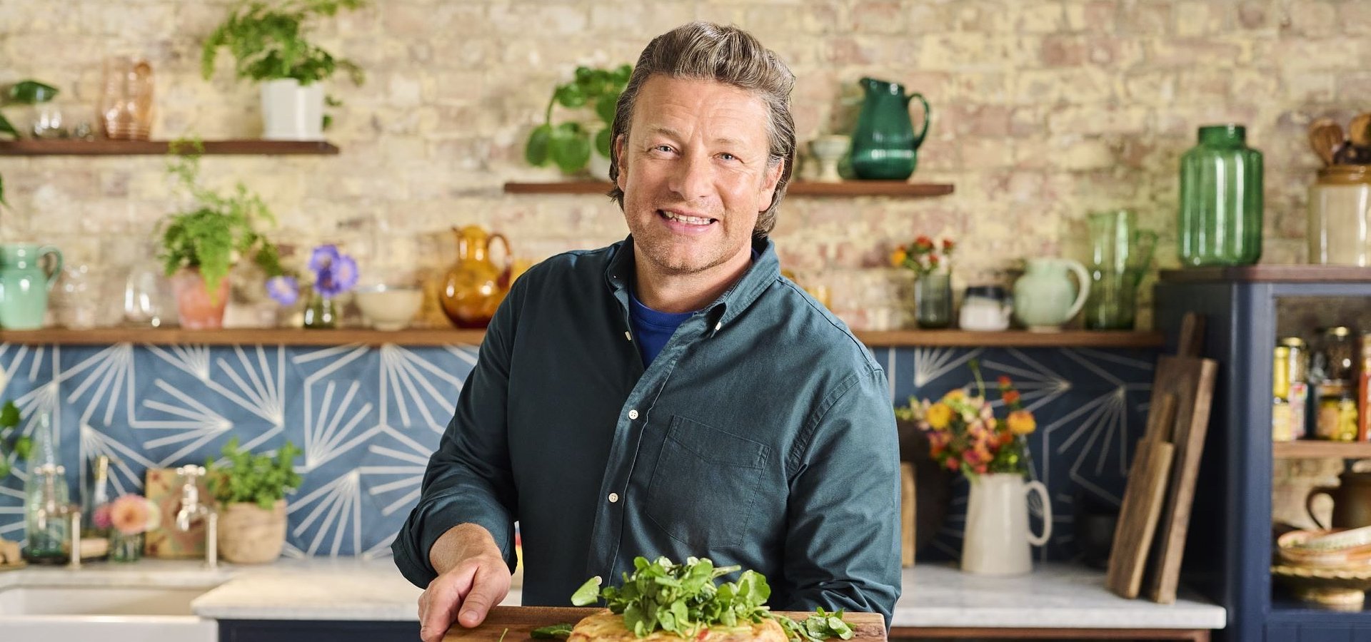 “Jamie Oliver: Refeições Mediterrânicas com 5 Ingredientes” é o novo programa do chef britânico no 24Kitchen