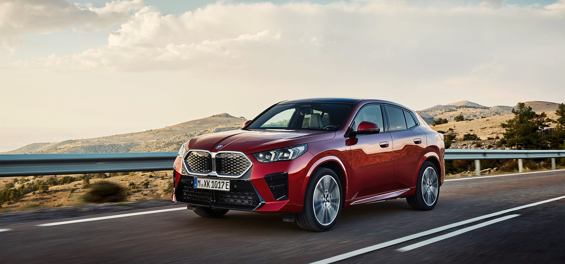 Mediaplus launchuje nowy w pełni elektryczny model BMW iX2 oraz BMW X2