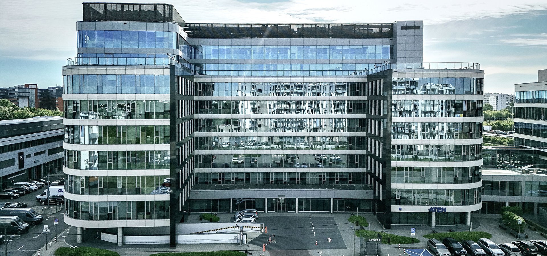 Cushman & Wakefield to manage the entire property portfolio of the VIG Fund in Poland