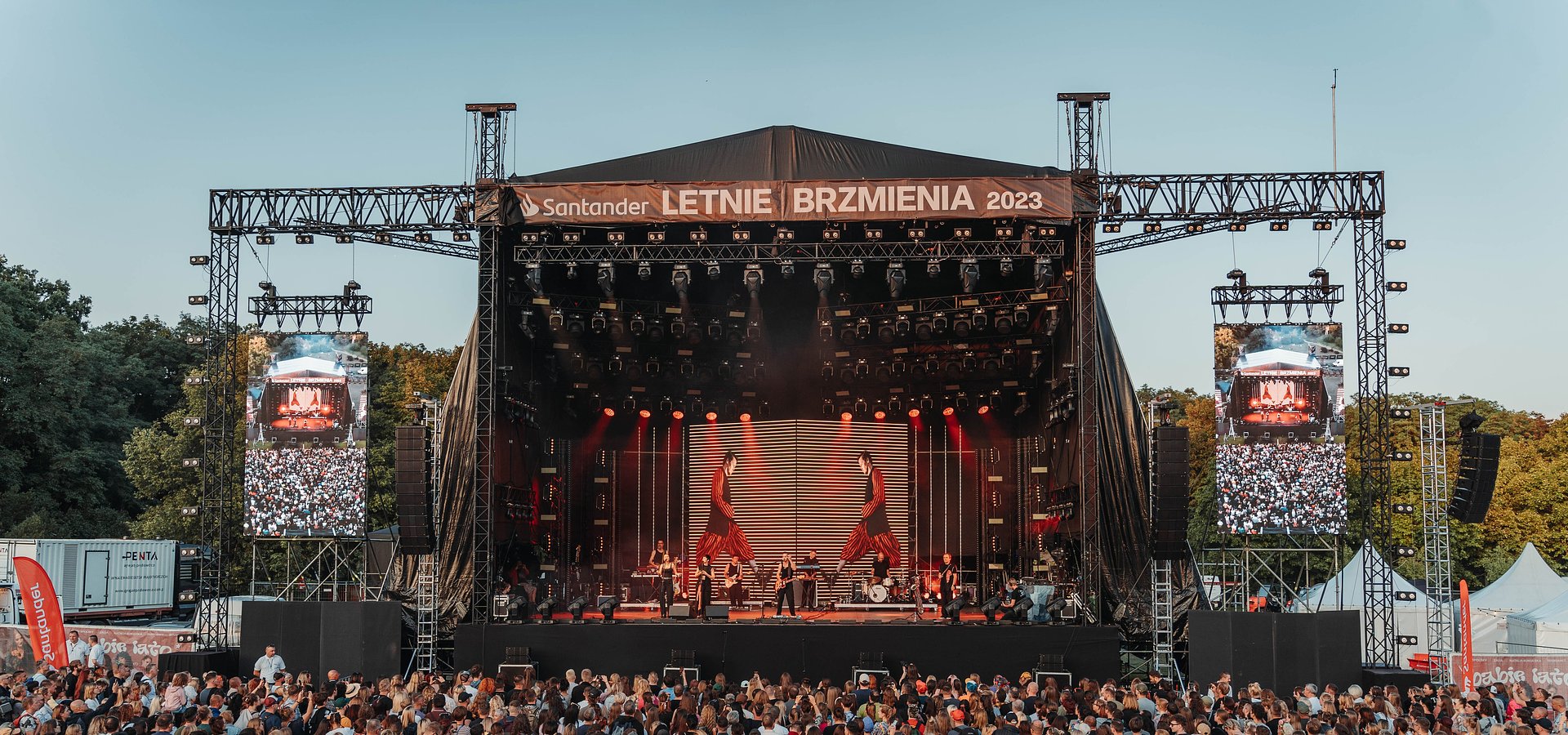 3 sceny na Santander Letnie Brzmienia i sanah w Warszawie – przygotowania do festiwalowej trasy nabierają tempa!