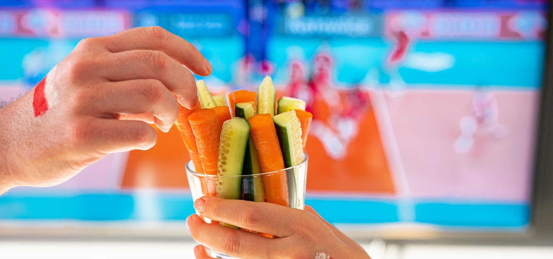 9 na 10 Polaków ma ochotę poczęstować kogoś owocem lub warzywem