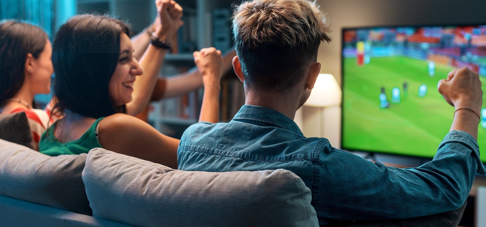 Group One z emisją spotów przed meczami Ligi Mistrzów UEFA w Canal+ na wyłączność