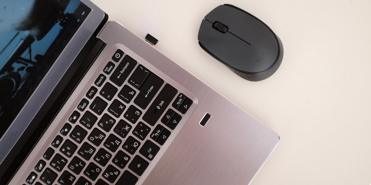 Raport płacowy IT. Ile zarobią frontend, backend i full stack developerzy w 2024 roku?