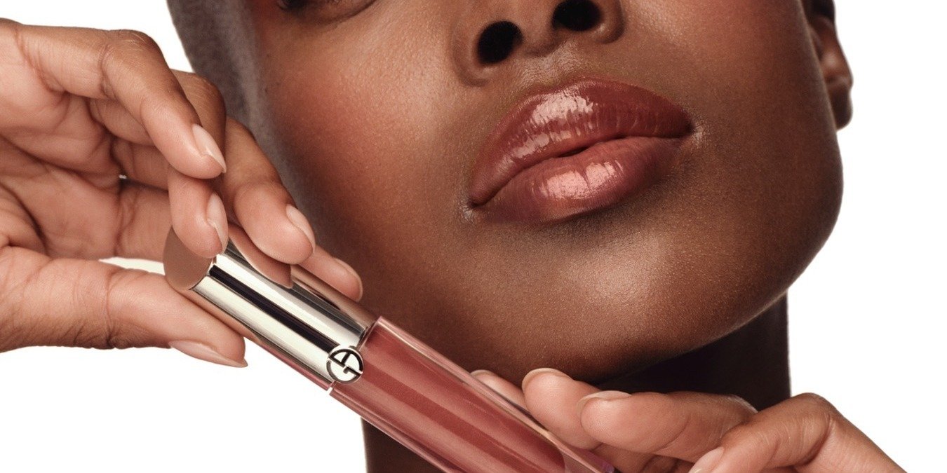 Armani Beauty apresenta um novo nível de luminosidade com LUMINOUS SILK ACQUA HIGHLIGHTER