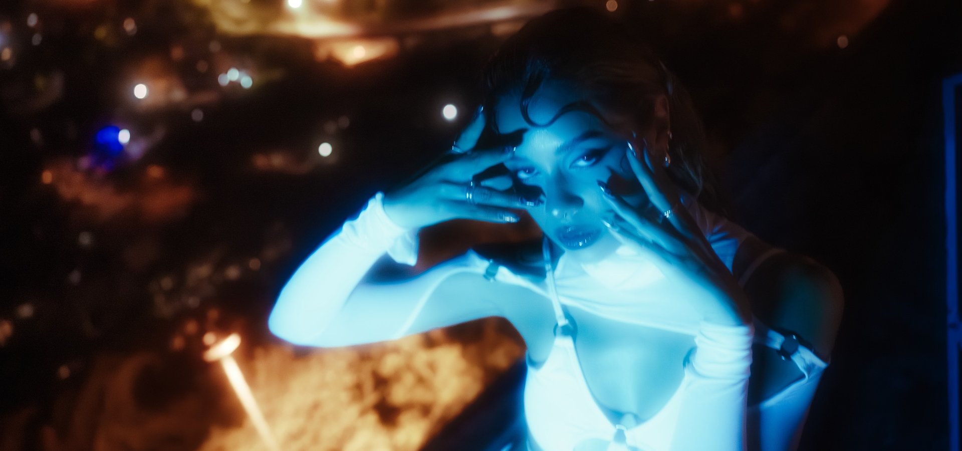 HENAO DEBUTA “TU FATALE”, UN EP SEDUCTOR SOBRE PODER, DESEO Y EXPRESARSE AUTÉNTICAMENTE