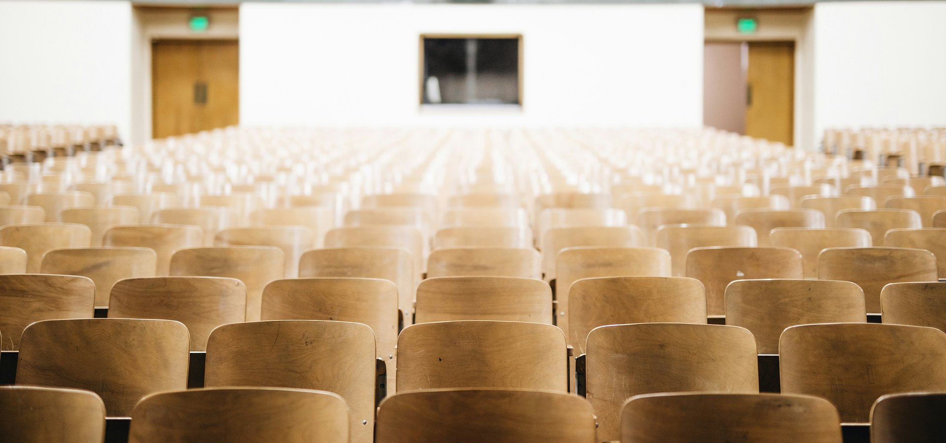 Apenas 43% dos estudantes de escalão A elegíveis para o novo contingente prioritário de acesso ao ensino superior ativou esta via em 2023/24