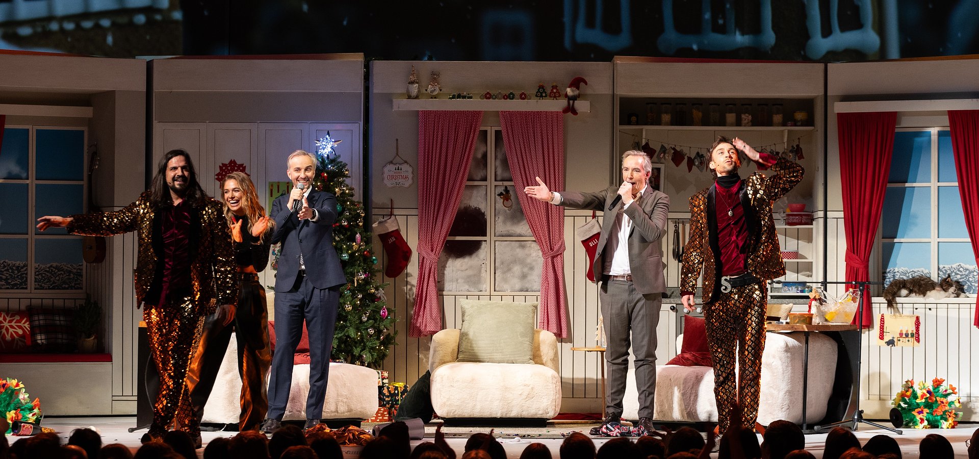 “Fest & Flauschig Live – Die riesengroße Weihnachtskleckerei”: Jan Böhmermann und Olli Schulz sammeln über 2,4 Millionen Euro Spenden