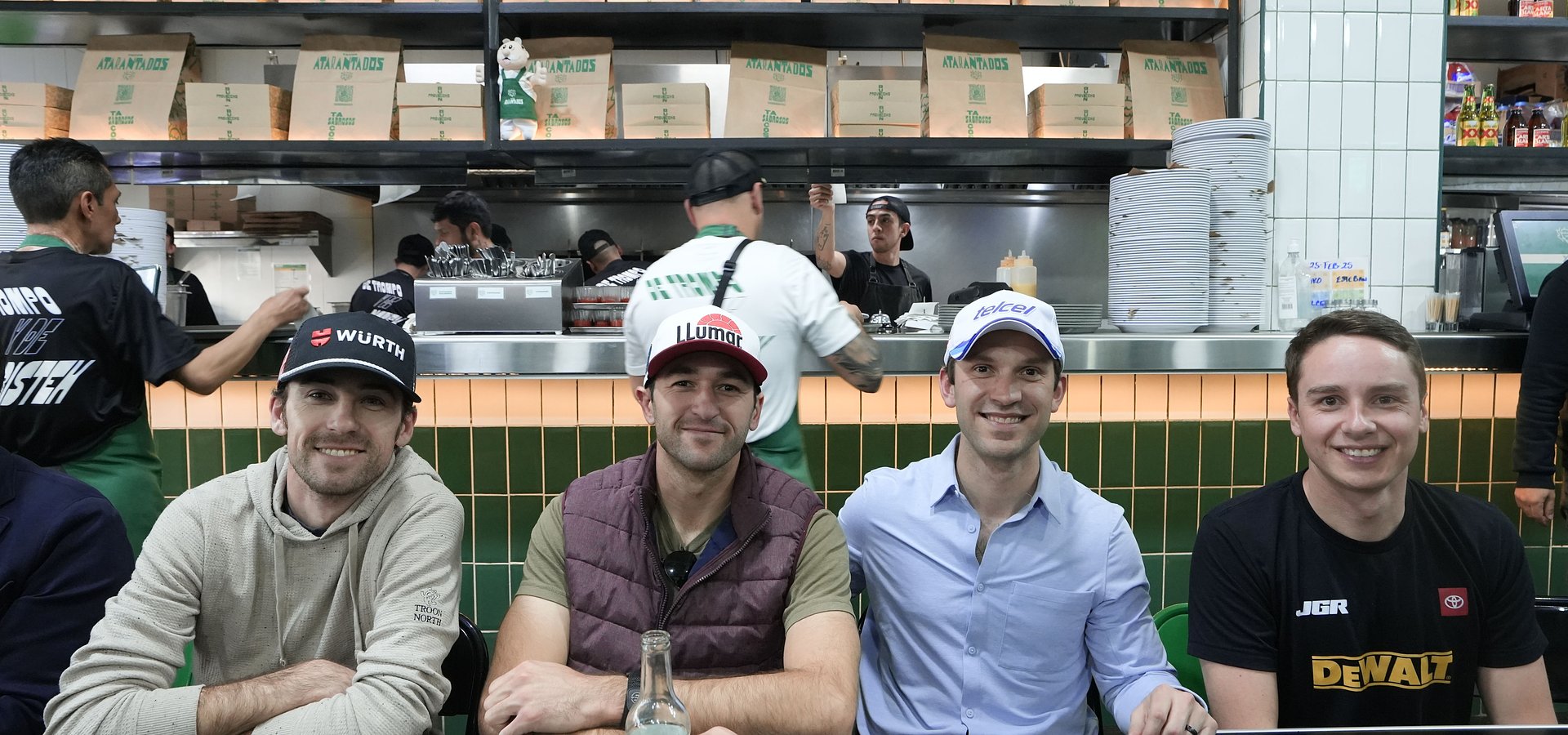 Pilotos de NASCAR se sumergen en la cultura mexicana en preparación para el NASCAR Mexico City Weekend