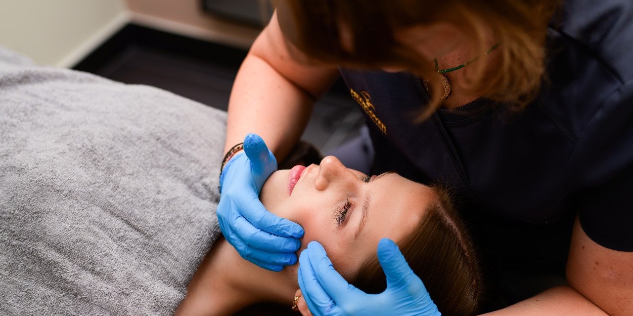 Zęby pod presją. Poznaj sposoby na bruksizm