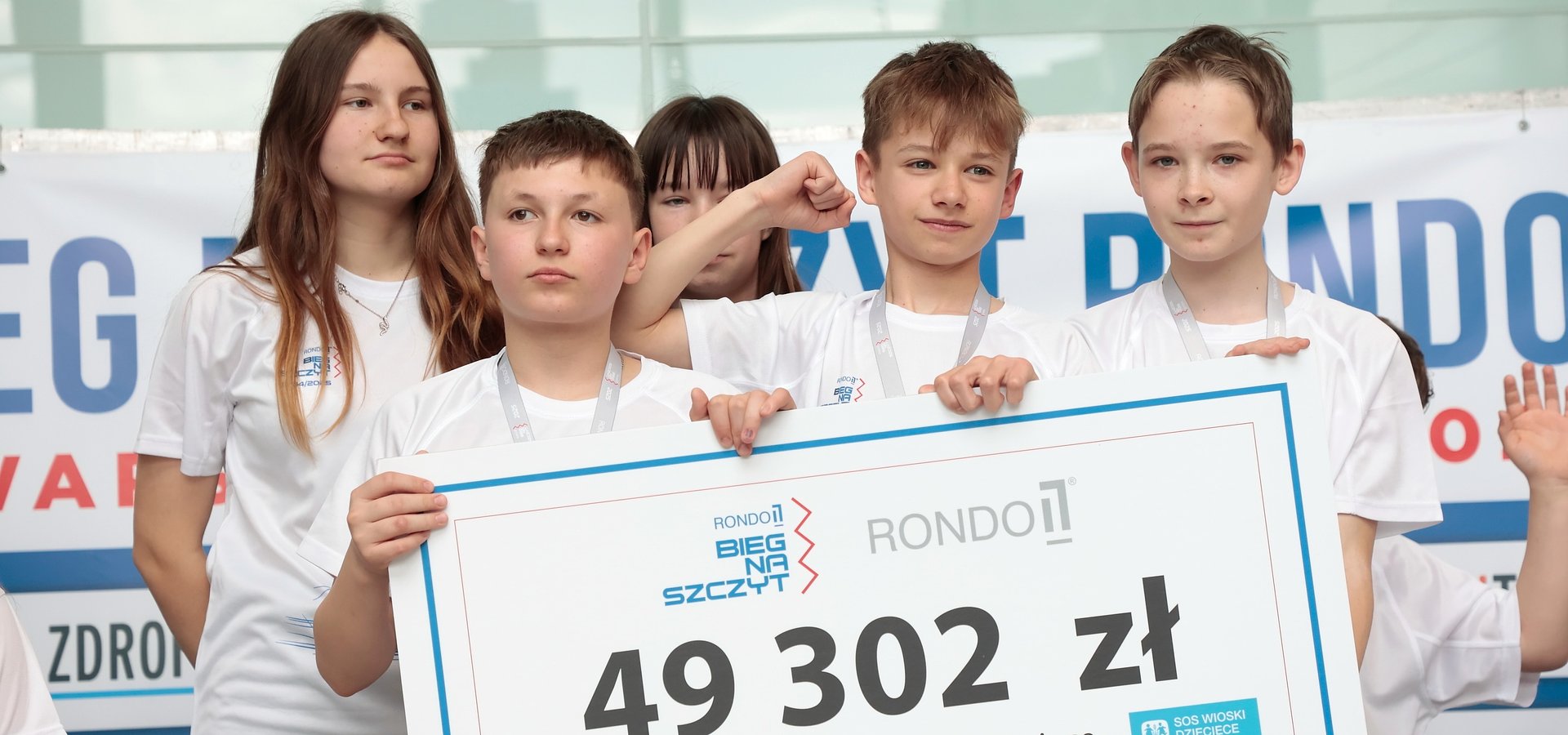 Wai Ching Soh, Tea Faber i podopieczni SOS Wioski Dziecięcej w Kraśniku zwycięzcami XIII Biegu na Szczyt Rondo 1