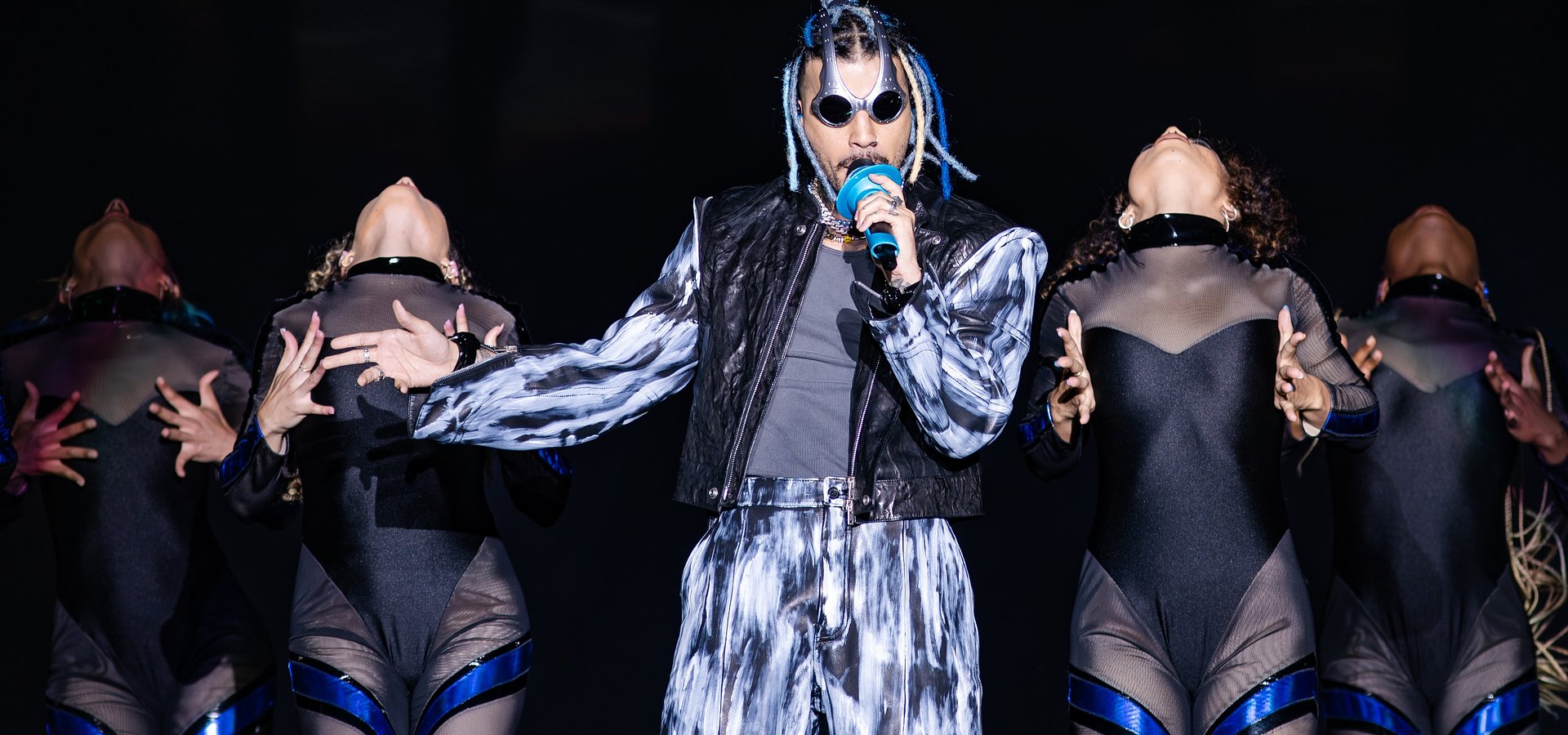 Rauw Alejandro suma más fechas a su gira por Latinoamérica de su aclamado Cosa Nuestra World Tour