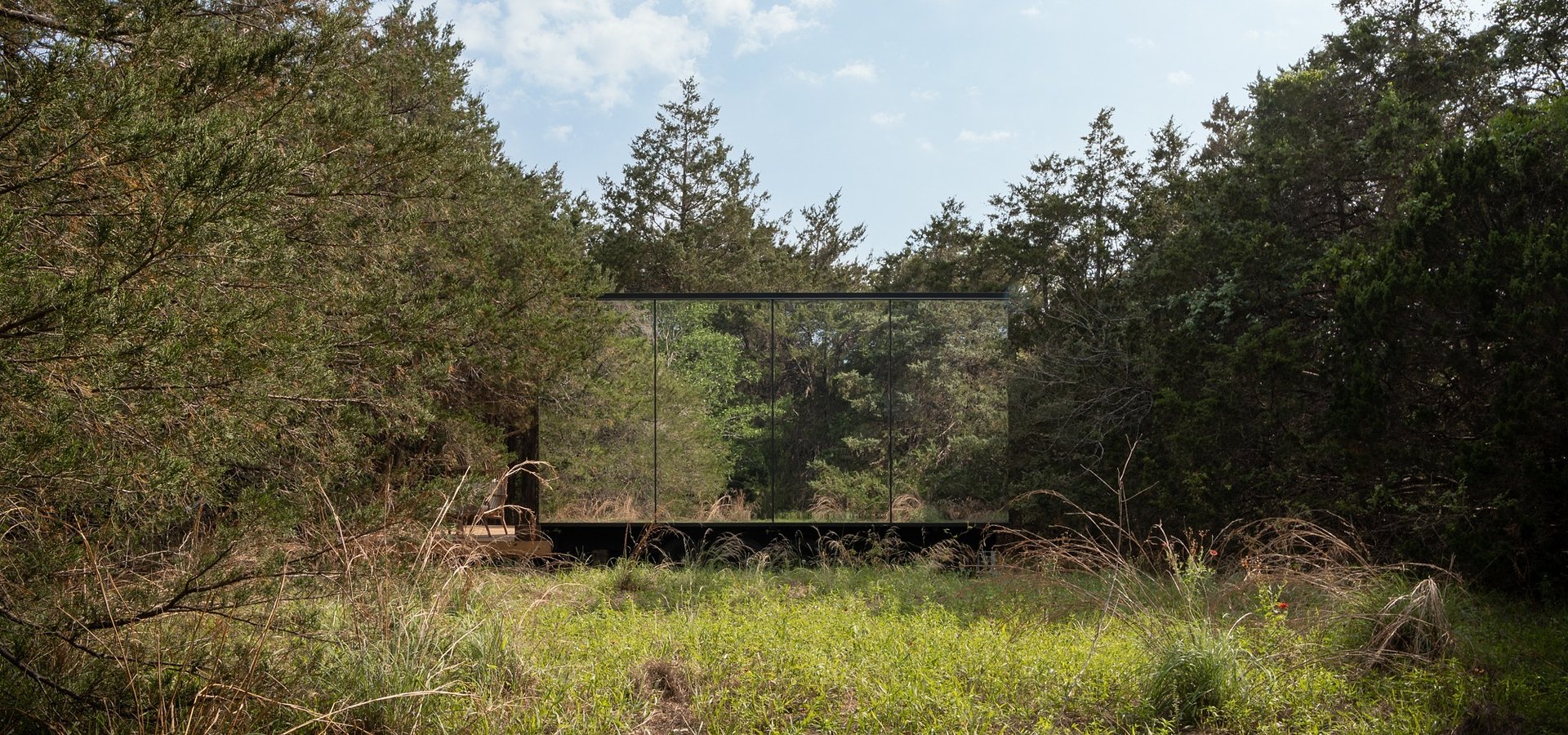 Design Meets Nature: ÖÖD Mirror Houses Debut at Austin, by Lake Bastrop.