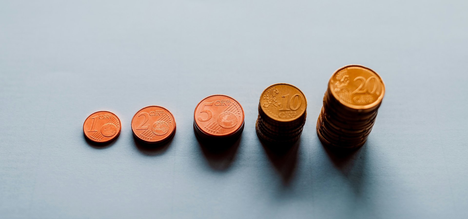 Quase metade dos portugueses não consegue poupar regularmente e apenas 53% diz pagar os créditos a tempo