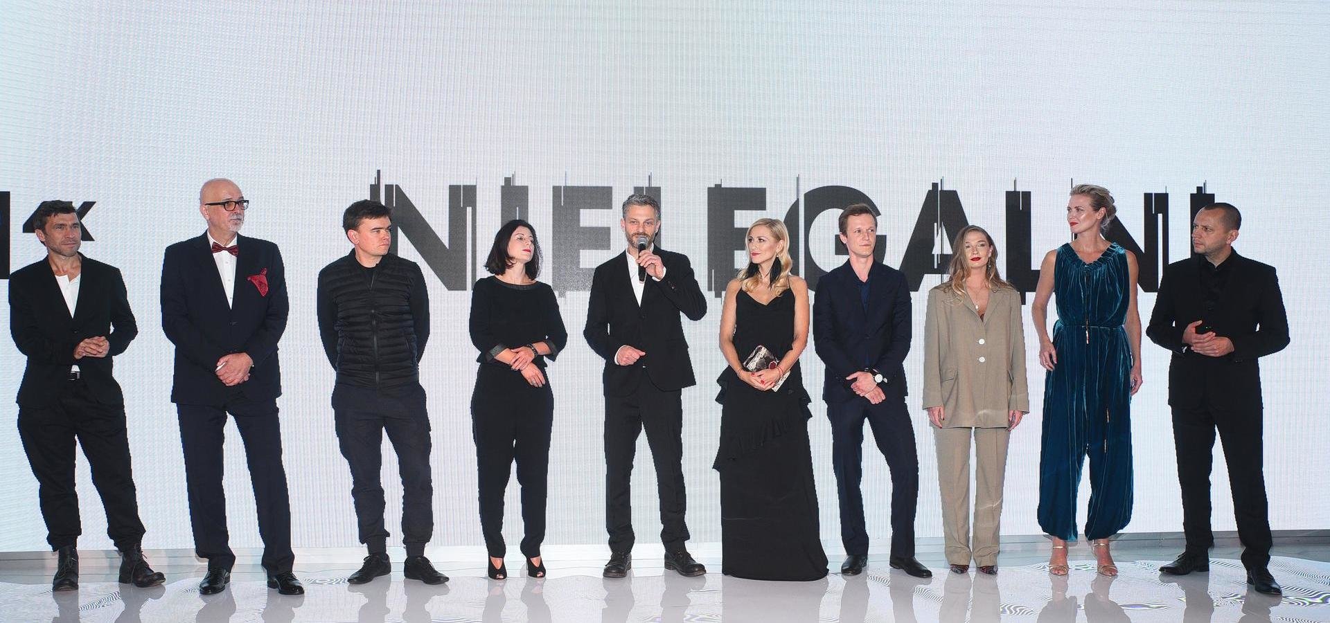 Szpiegowski klimat w centrum Warszawy na uroczystej premierze najnowszego serialu produkcji CANAL+ „Nielegalni”