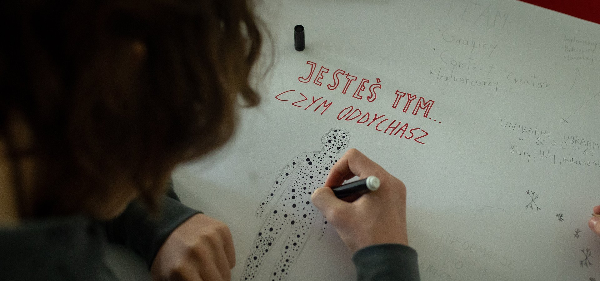Uczniowie liceów z Warszawy zrobili profesjonalną kampanię o czystym powietrzu. Zapraszają na jej finał