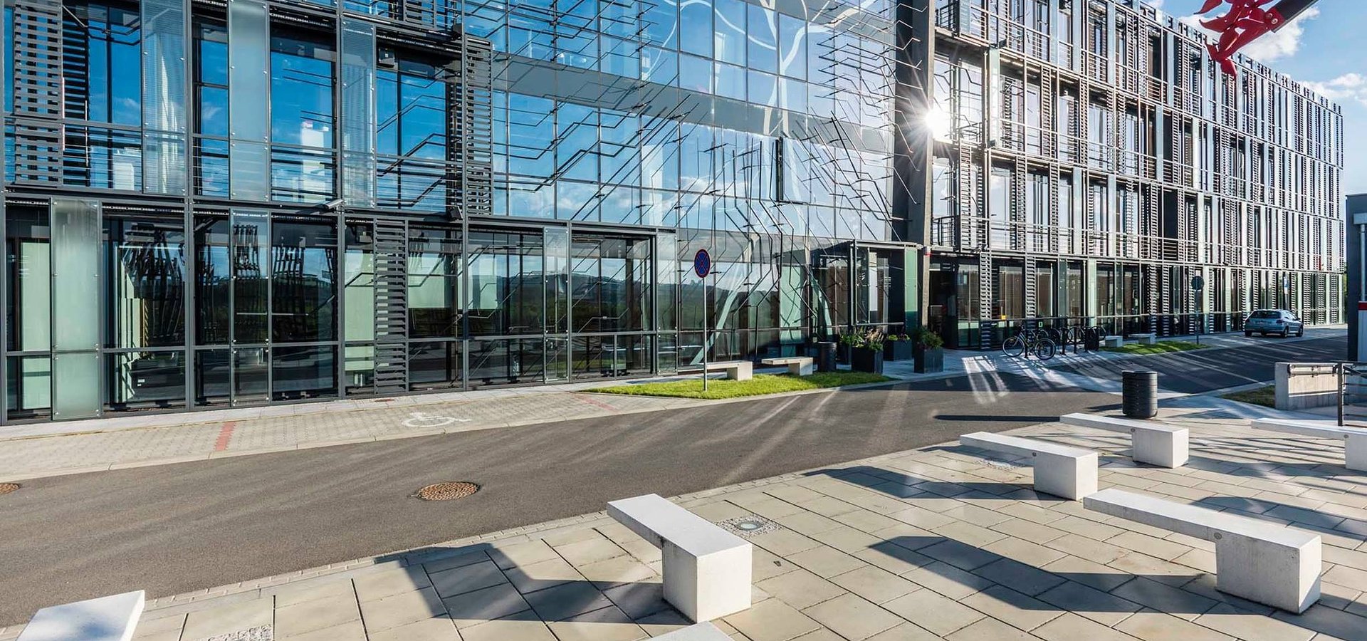 Przedsiębiorcy inwestują miliony w rozwój przemysłu w Małopolsce. Krakowski Park Technologiczny wspiera lokalnych producentów